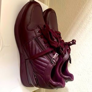 Also purple sneakers shoes “NEW”